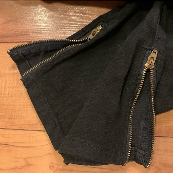 Guess jeans with gold accents - Picture 3 of 7